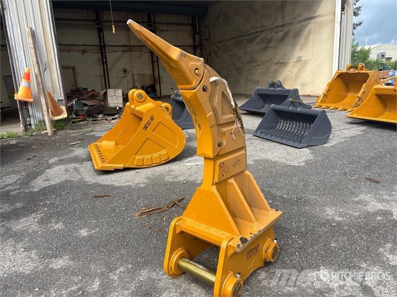 Warrior WRC20-025 Excavator Ripper - Fits Cat 320 / 20 - 2 Kaabitsad