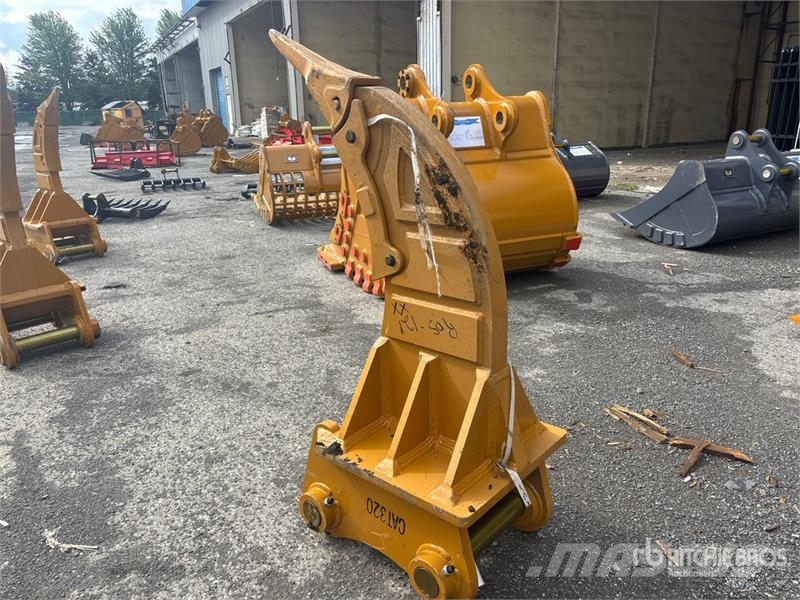Warrior WRC20-025 Excavator Ripper - Fits Cat 320 / 20 - 2 Kaabitsad
