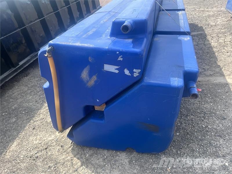  Water Tank Nádrže na palivo a aditiva