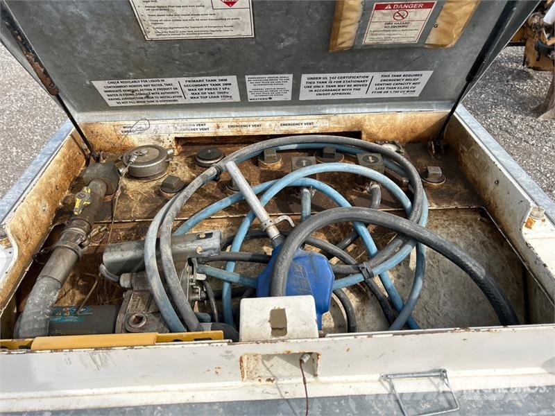 Western 10TCG 1000 L Fuel Tank Kraftstoff- und Zusatzstoffbehälter