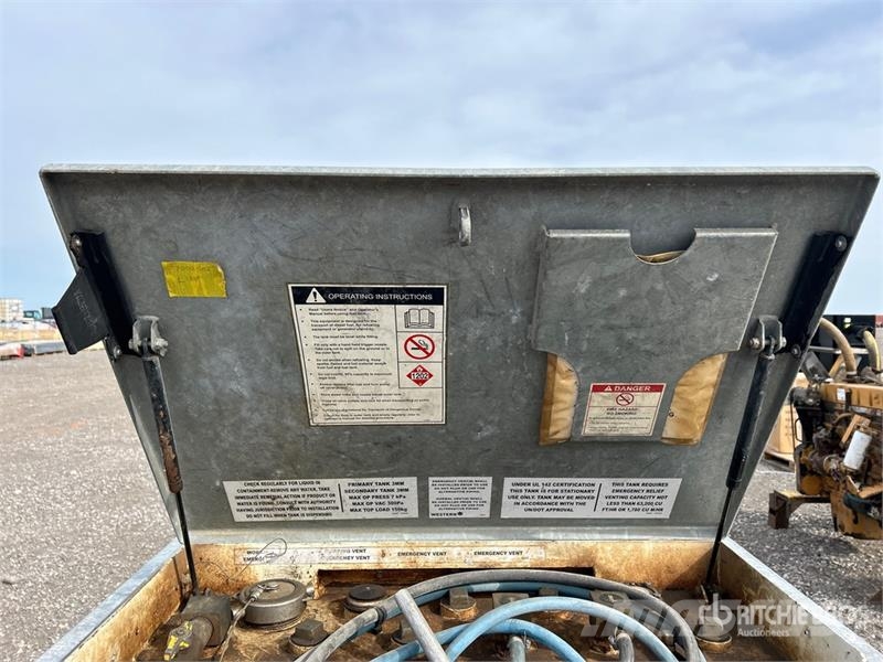 Western 10TCG 1000 L Fuel Tank Kraftstoff- und Zusatzstoffbehälter