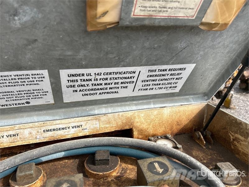 Western 10TCG 1000 L Fuel Tank Kraftstoff- und Zusatzstoffbehälter