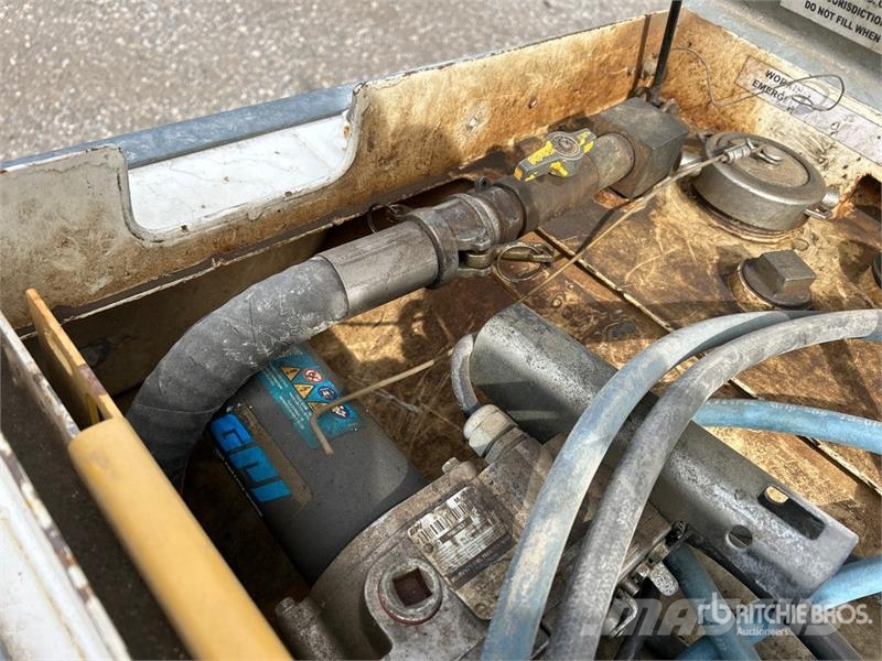Western 10TCG 1000 L Fuel Tank Kraftstoff- und Zusatzstoffbehälter