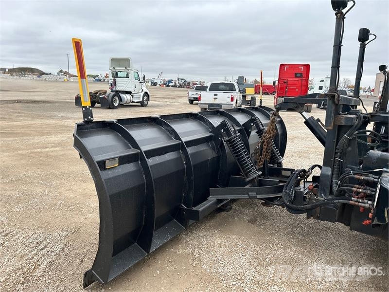Western 4700 SF 6x4 Snow Plow Truck Комунальні автомобілі / автомобілі загального призначення