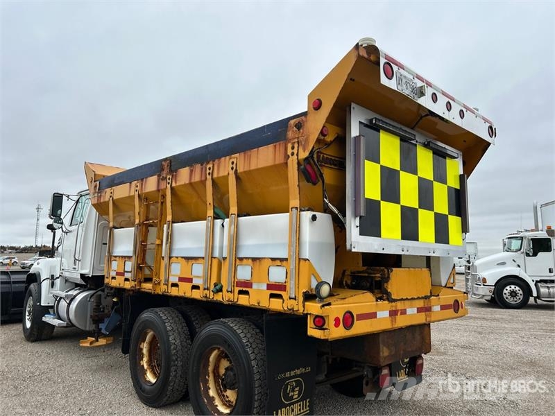 Western 4700 SF 6x4 Snow Plow Truck Комунальні автомобілі / автомобілі загального призначення