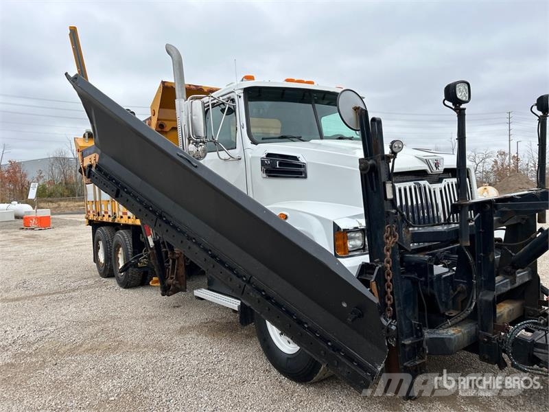 Western 4700 SF 6x4 Snow Plow Truck Комунальні автомобілі / автомобілі загального призначення