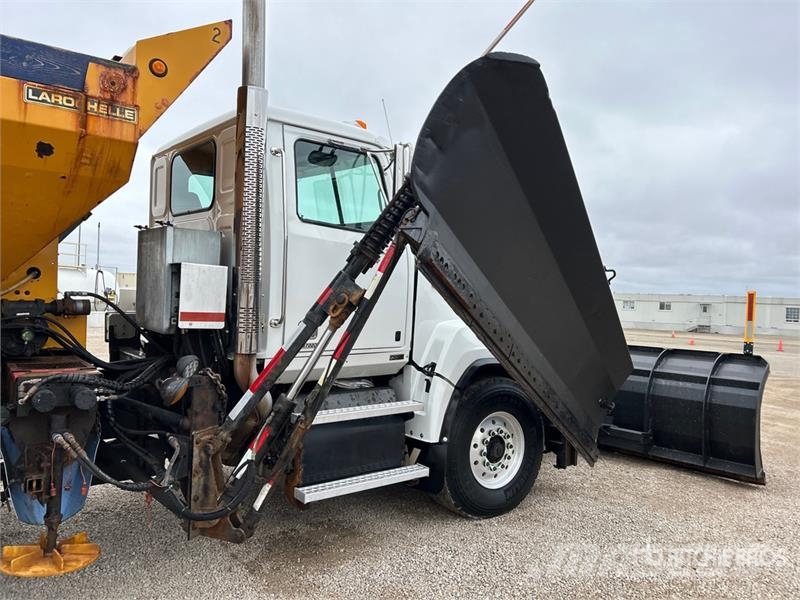 Western 4700 SF 6x4 Snow Plow Truck Комунальні автомобілі / автомобілі загального призначення