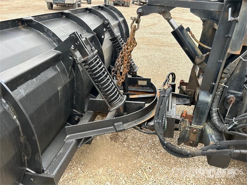 Western 4700 SF 6x4 Snow Plow Truck Комунальні автомобілі / автомобілі загального призначення