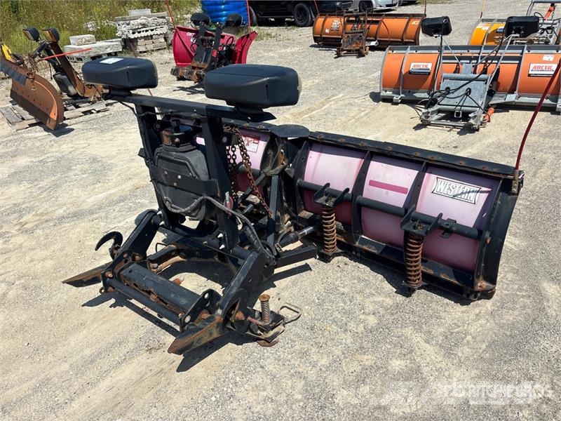 Western 8 ft 6 in Power-V Snow Plow حراثات ونصول الجليد