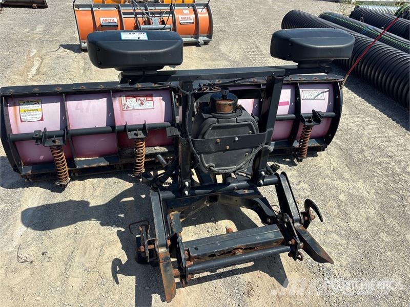 Western 8 ft 6 in Power-V Snow Plow حراثات ونصول الجليد