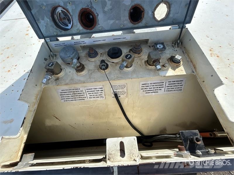 Western Global Fuel Cube 4700 L Skid Mounted Steel Fuel Ta Kraftstoff- und Zusatzstoffbehälter
