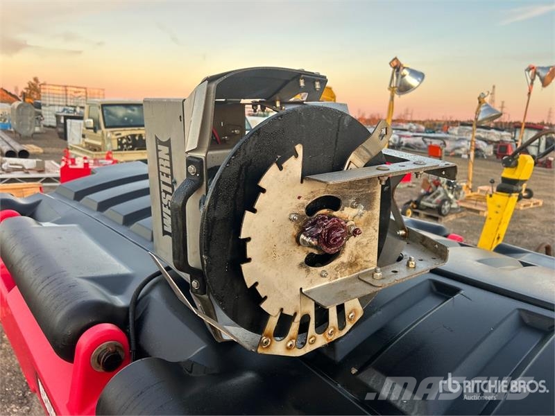 Western Marauder P150C Salt Spreader Posipači soli i peska