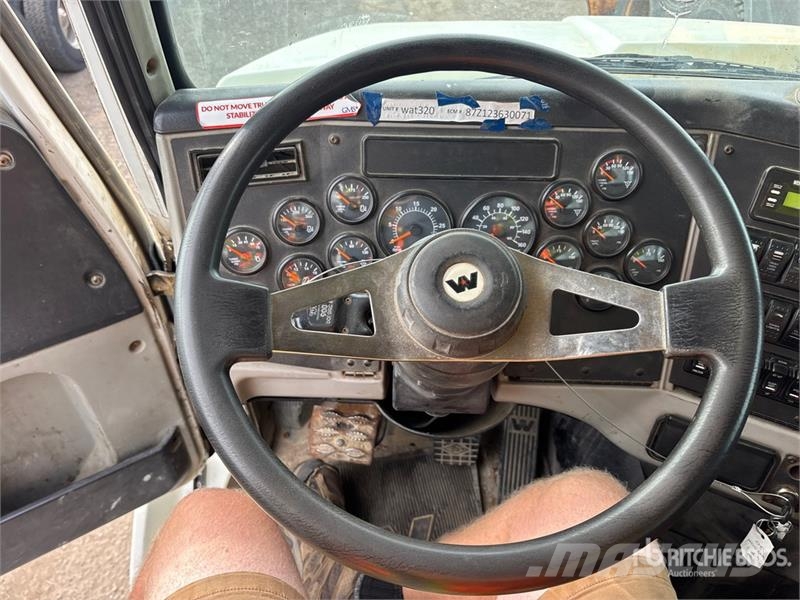 Western Star 335 K-4 CLX 7500 lb Knuckle Boom on Western Star 4 크레인 트럭