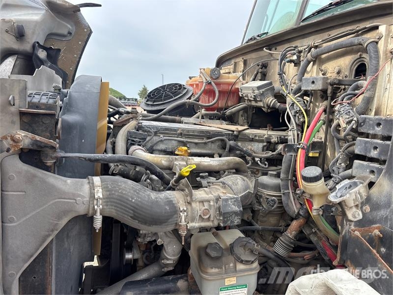 Western Star 335 K-4 CLX 7500 lb Knuckle Boom on Western Star 4 크레인 트럭