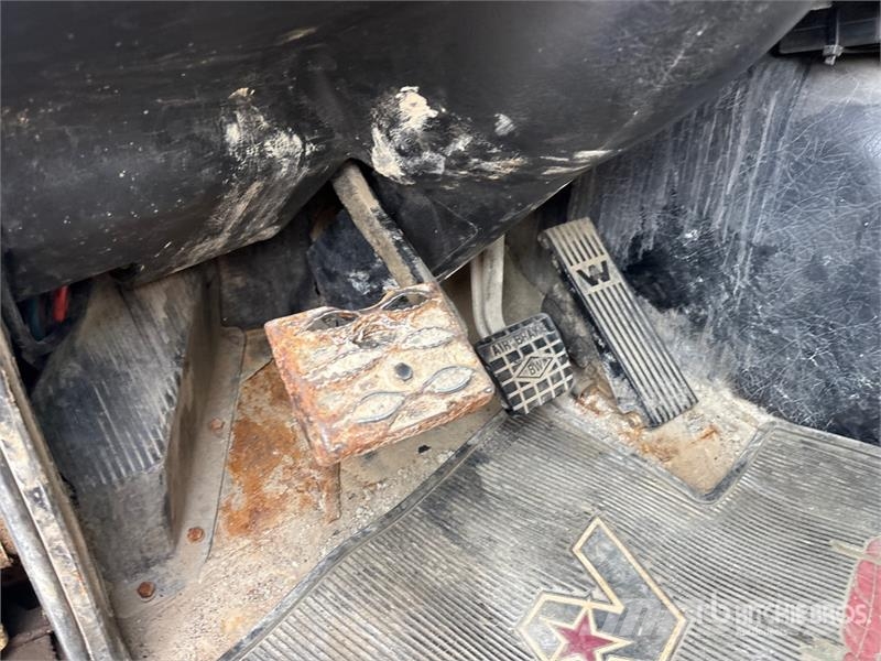 Western Star 335 K-4 CLX 7500 lb Knuckle Boom on Western Star 4 크레인 트럭