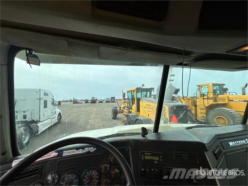 Western Star 335 K-4 CLX 7500 lb Knuckle Boom on Western Star 4 크레인 트럭