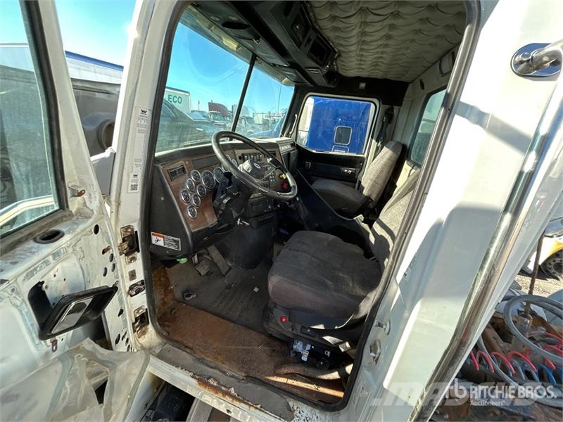 Western Star 4700 Kabine i unutrašnjost