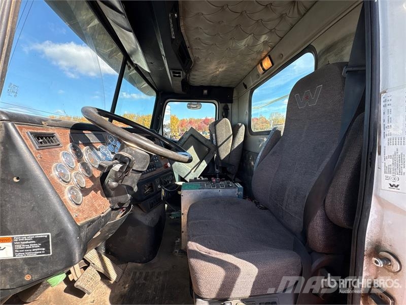 Western Star 4700 6x4 Cab and Chassis Kabine i unutrašnjost