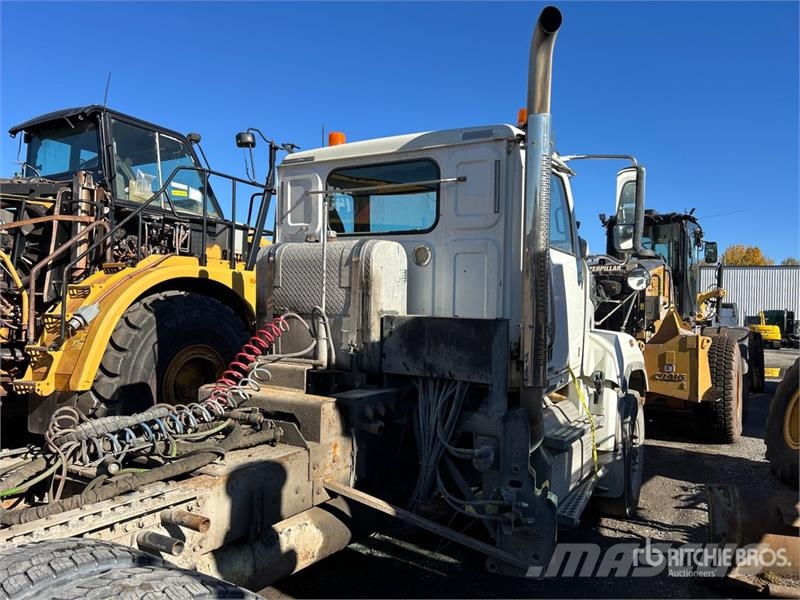 Western Star 4700 6x4 T/A Day Cab Truck Tractor (Inoperable) وحدات الجر