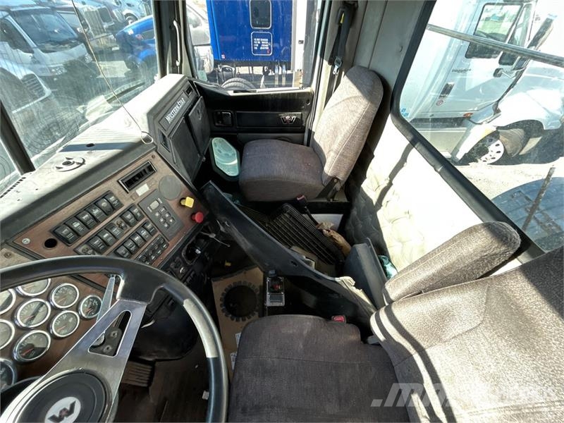Western Star 4700 6x4 Cab and Chassis Cabines