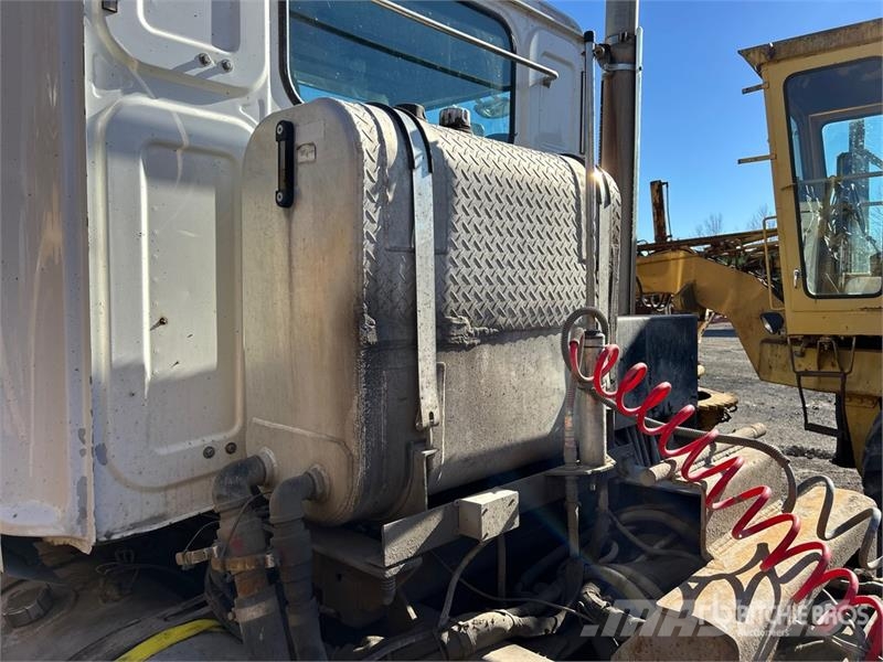 Western Star 4700 6x4 T/A Day Cab Truck Tractor (Inoperable) وحدات الجر