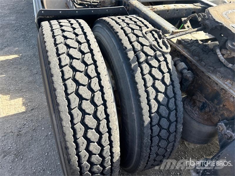 Western Star 4700 6x4 T/A Day Cab Truck Tractor وحدات الجر