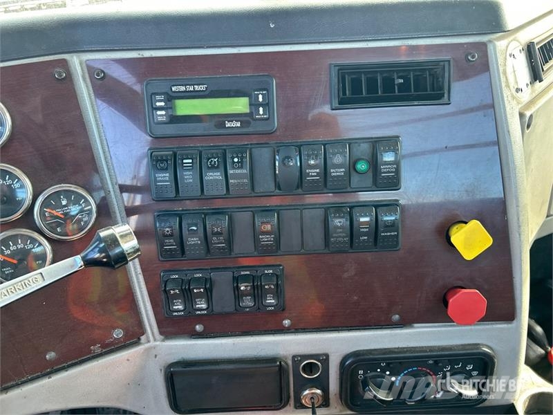 Western Star 4700 6x4 T/A Day Cab Truck Tractor وحدات الجر