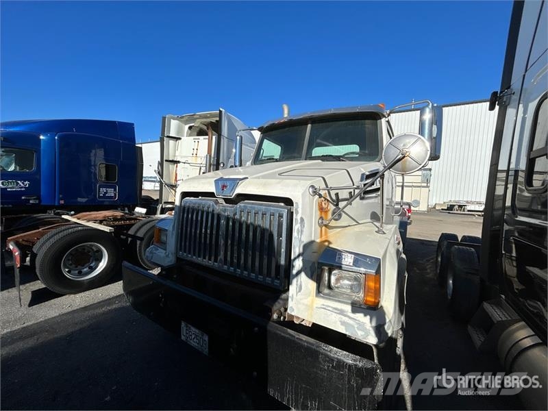 Western Star 4700 6x4 Cab and Chassis Cabines