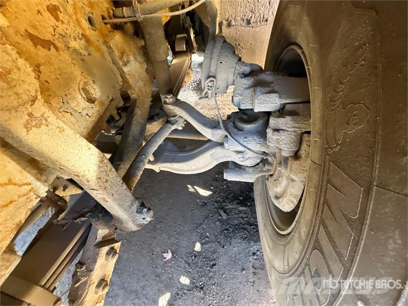 Western Star 4700 6x4 T/A Day Cab Truck Tractor (Inoperable) وحدات الجر