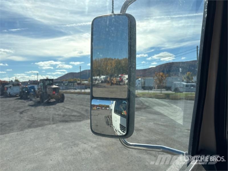 Western Star 4700 6x4 Cab and Chassis Kabine i unutrašnjost