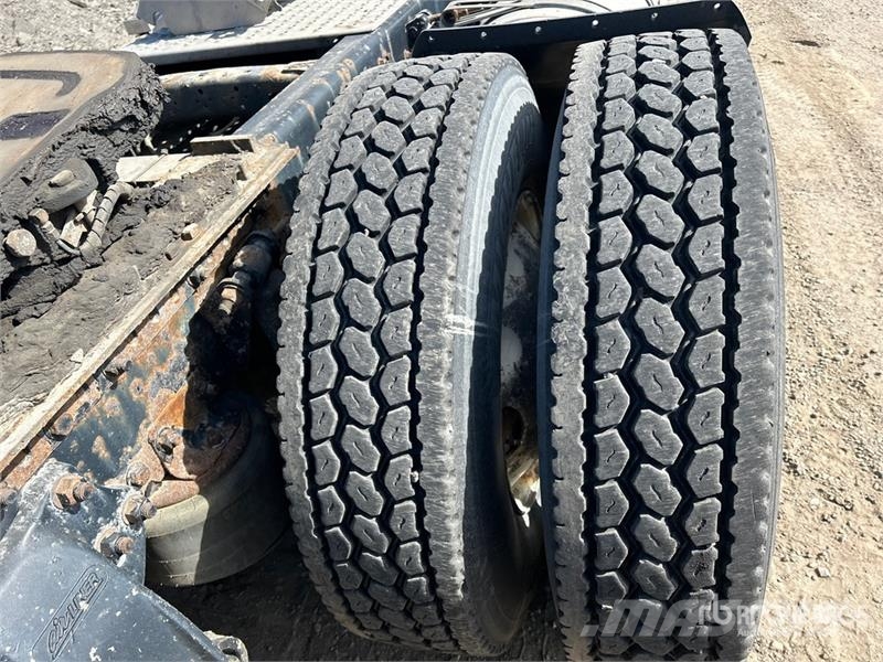 Western Star 4700 6x4 T/A Day Cab Truck Tractor وحدات الجر