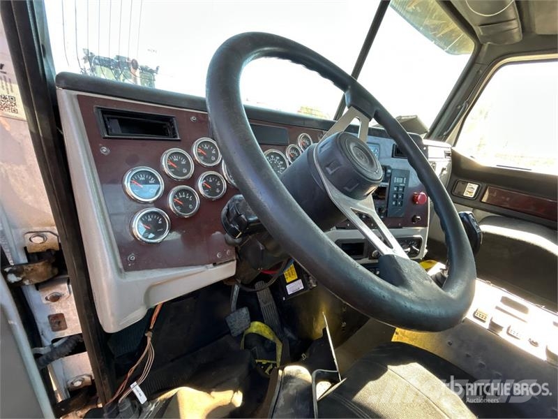 Western Star 4700 6x4 T/A Day Cab Truck Tractor (Inoperable) وحدات الجر