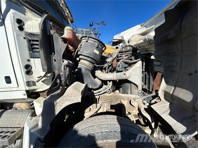Western Star 4700 6x4 T/A Day Cab Truck Tractor (Inoperable) وحدات الجر
