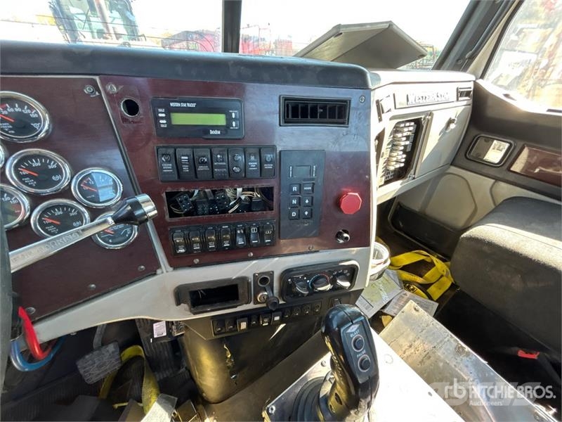 Western Star 4700 6x4 T/A Day Cab Truck Tractor (Inoperable) وحدات الجر