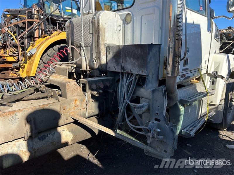 Western Star 4700 6x4 T/A Day Cab Truck Tractor (Inoperable) وحدات الجر