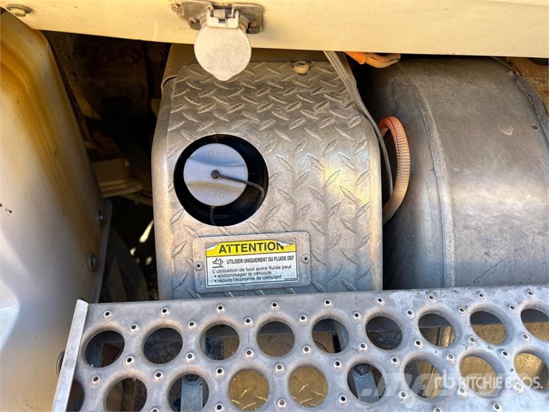Western Star 4700 6x4 T/A Day Cab Truck Tractor (Inoperable) وحدات الجر