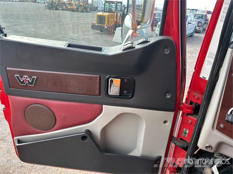 Western Star 4700 8x4 Tri/A Dump Truck 덤프 트럭