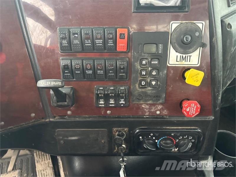 Western Star 4700SB 6x4 Hooklift Truck 훅 리프트 트럭
