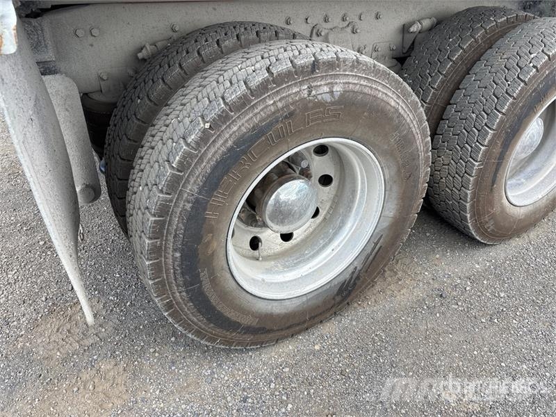Western Star 4700SB 8x4 Twin-Steer Tri/A Dump Truck 덤프 트럭