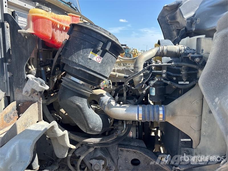 Western Star 4700SB 8x4 Tri/A Dump Truck 덤프 트럭