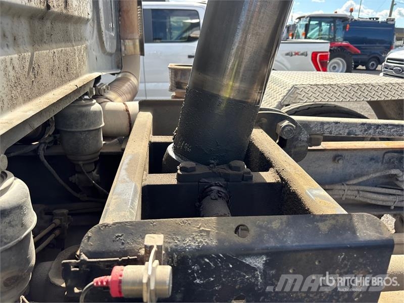 Western Star 4700SB 8x4 Twin-Steer Tri/A Dump Truck 덤프 트럭