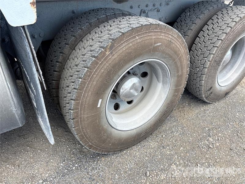 Western Star 4700SB 8x4 Twin-Steer Tri/A Dump Truck 덤프 트럭