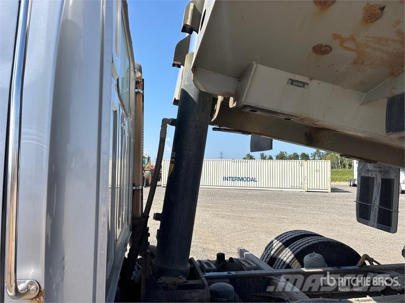 Western Star 4700SB 8x4 Tri/A Dump Truck 덤프 트럭