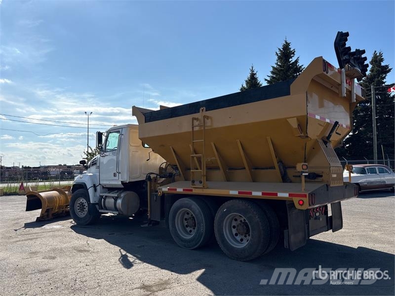 Western Star 4700SF 6x4 Snow Plow Truck Общински/универсални превозни средства