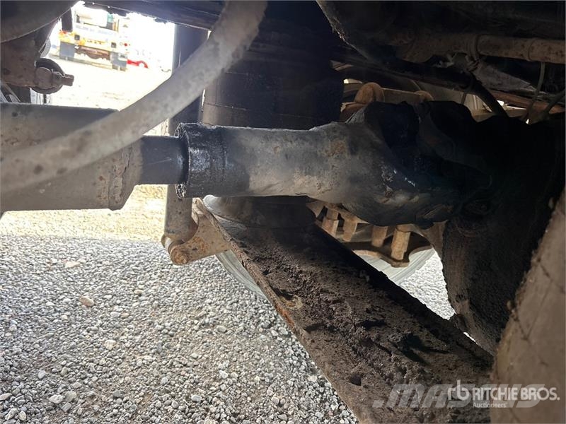 Western Star 4900 16000 L 6x4 Fuel Truck شاحنات ذات صهاريج