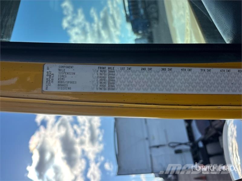 Western Star 4900 16000 L 6x4 Fuel Truck شاحنات ذات صهاريج
