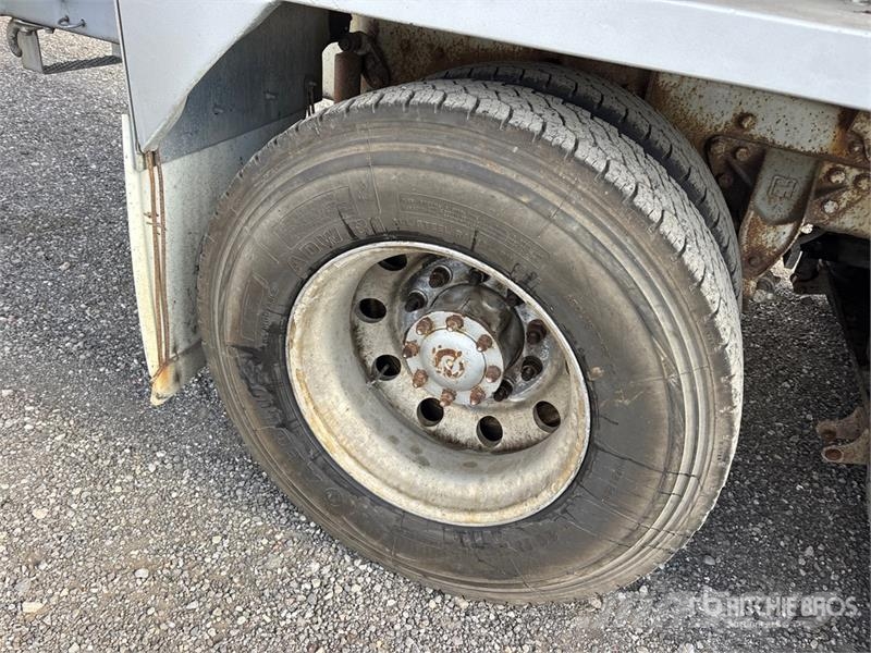 Western Star 4900 16000 L 6x4 Fuel Truck شاحنات ذات صهاريج