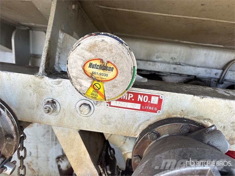 Western Star 4900 16000 L 6x4 Fuel Truck شاحنات ذات صهاريج