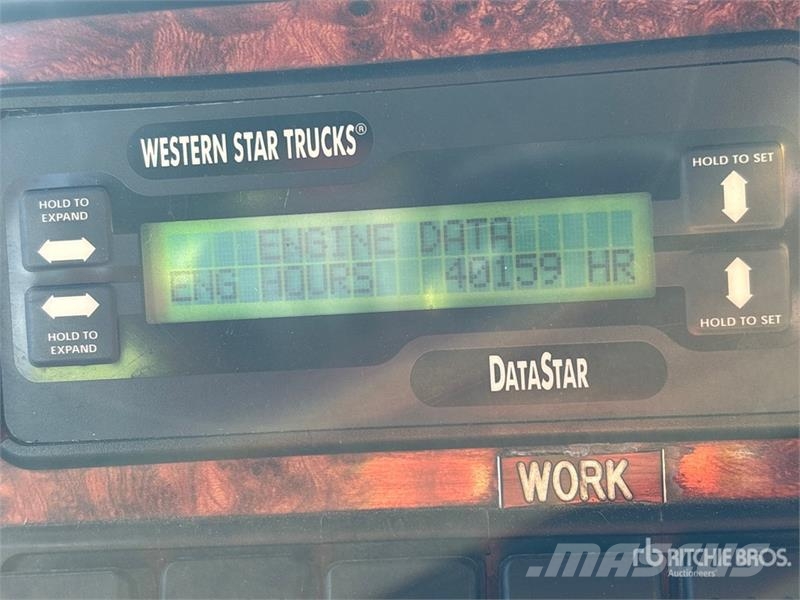 Western Star 4900 16000 L 6x4 Fuel Truck شاحنات ذات صهاريج
