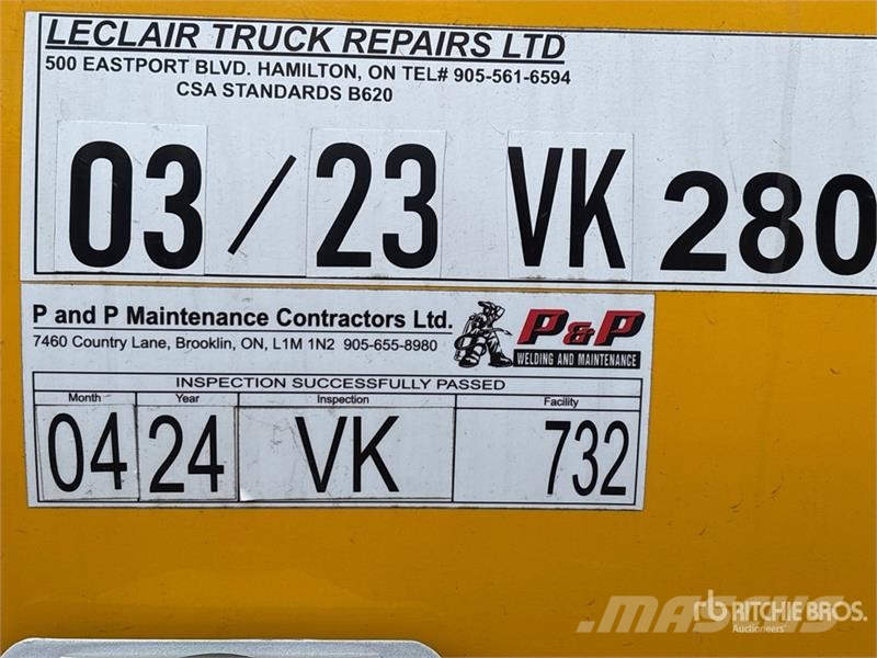 Western Star 4900 16000 L 6x4 Fuel Truck شاحنات ذات صهاريج